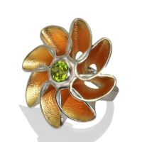 Rose Silver Ring made in Sterling Silver with Peridot