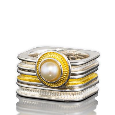 Picture of Square Stack Pearl Ring