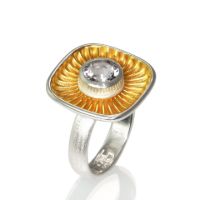 Dunes Square Ring made in Sterling Silver with Topaz (White)