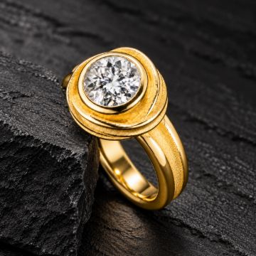 18k Gold Diamond Rose Ring made in 18K Gold with Diamond