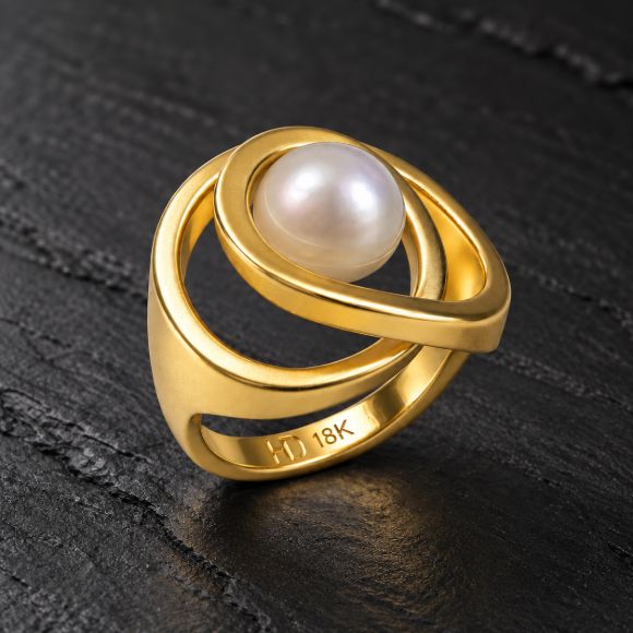 18k Gold Pearl Infinity Ring made in 18K Gold with Pearl