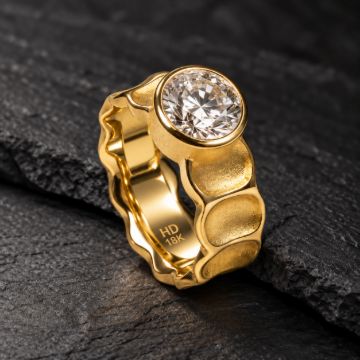 18k Gold Bamboo Solitaire Ring made in 18K Gold with Diamond