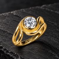 18K Gold Flame Diamond Ring made in 18K Gold with Diamond
